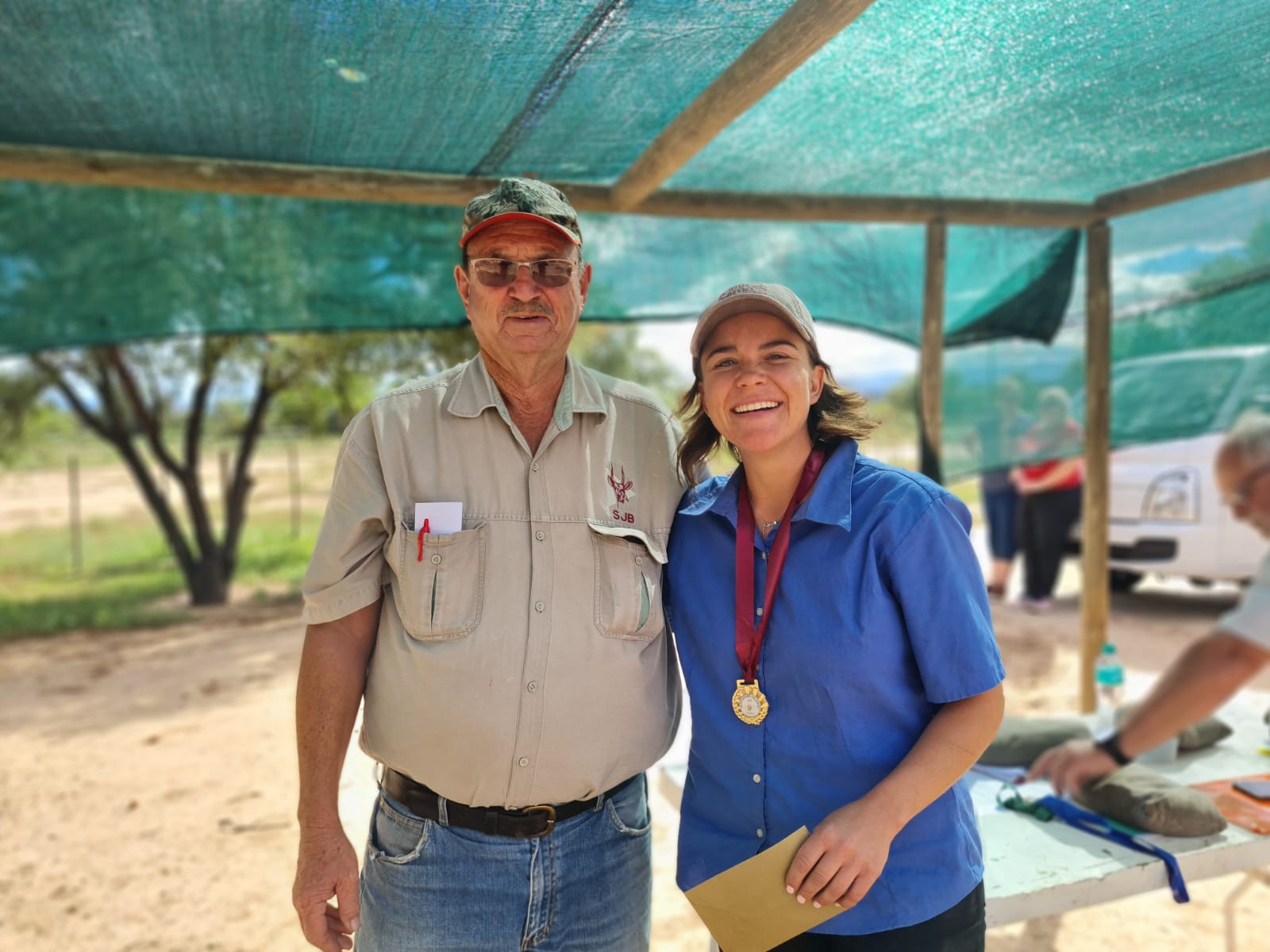 Wenner Dames afdeling Zoey Botha saam met Wynand Fourie (SJB voorsitter)